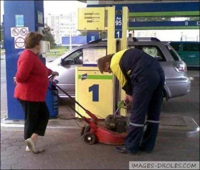 Quel organisme franais valide la conformit d'un vhicule aux prescriptions techniques rglementaires concernant la scurit et les nuisances ?