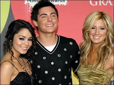 Cette photo d'Ashley, Zac et Nessa a t prise en :