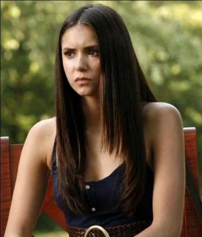 De qui Elena est-elle vraiment amoureuse dans la saison 4 ?