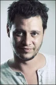 Quel est le titre de son premier clip en solo ?