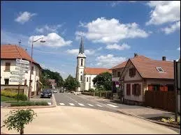 Nous traversons la commune de Lampertheim (Alsace). Nous sommes dans le dpartement n ...