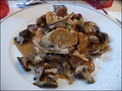 Quelle est cette spcialit tourangelle  base de ris et de rognons de veau avec des champignons (morilles, pleurotes, truffes), lis  la crme ?