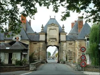 En quelle anne fut cre la ville de Richelieu o le cardinal du mme nom fit construire un magnifique chteau dont il ne reste aujourd'hui que trs peu de vestiges ?