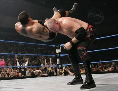 Sur qui Kane execute-t-il cette prise ?