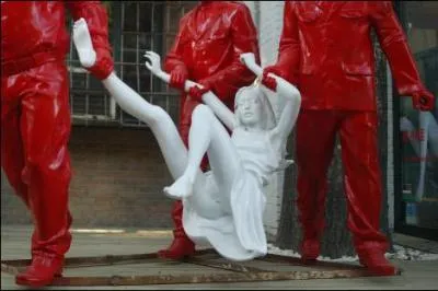 Les prostitues en situation irrgulire peuvent recevoir une carte de sjour. En change de quoi ?