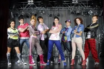 Lors du premier spectacle, ils ont chant :