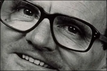 Juin : Qui a t prsident de la Fdration internationale de tennis ?