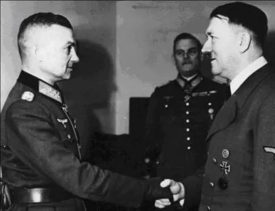 Cette bataille se déroule fin 1944 début 1945, les forces US furent surprises par l'attaque allemande. Les USA l'appellent « la bataille du Saillant ».
Comment les français appellent cette bataille ?