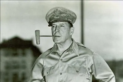 Qui fut « le grand organisateur » des cérémonies de la signature de la capitulation japonaise du 2 septembre 1945 ?