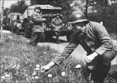 Cette période de la guerre commence au début de la Seconde guerre mondiale et se termine avec le début de l'offensive allemande de 10 mai 1940 ?
Comment appelle-t-on cette période en France ?