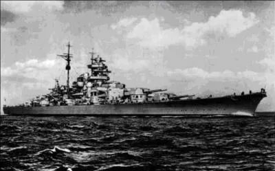 Le 18 mai 1941, un bâtiment de guerre allemand quitta son port. Il fut pris en chasse par les anglais. Il réussit à couler un de ses adversaires. Il fut endommagé par une attaque d'avions du porte-avions « HMS Ark Royal ». Les Anglais le rejoignirent et le détruisirent. Ses marins furent obligés de le saborder.
Quel est ce navire ?