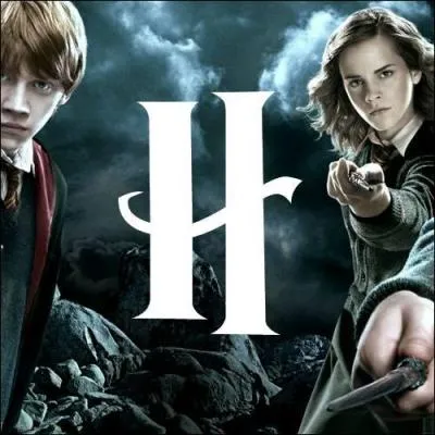 H. Cette chouette Harfang des neiges pose sur les paules du timide Harry Potter a fait le tour du monde. Je m'appelle...