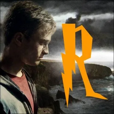 Quelle allusion, quel clin d'il J. K. Rowling fait-elle  l'acteur qui joue Ronald Weasley dans un des livres ?