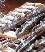 Aprs quelques tours de mange, les enfants peuvent aller se rgaler chez le marchand de :