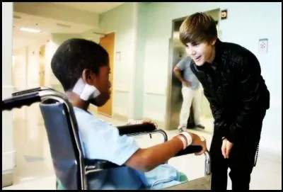 Vrai ou faux : Dans le clip 'Pray', l'hpital est celui o Justin est n ?