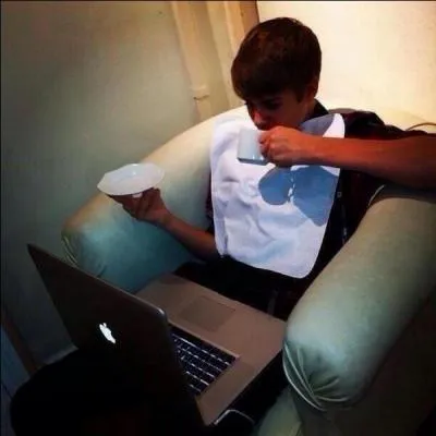 Quel est le dossier spcial de Justin Bieber dans son ordinateur ?