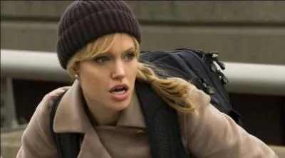 C'est un film am�ricain de 2010 avec Angelina Jolie, r�alis� par Phillip Noyce, c'est un Thriller politique qui se d�roule au sein de la CIA, quel est son titre ?