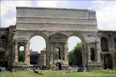 La colline fut aussi appele Mons Querquetulanus, car des plantations de chnes la recouvraient.
