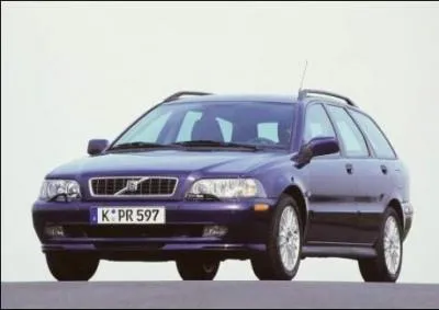 A la fin des annes 1990, les Volvo changent de nom et leur nouvelle appellation est compose d'une lettre et de deux chiffres. Les breaks prennent la lettre  V . Que signifie t-il ?