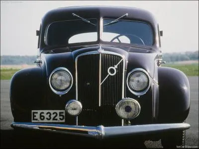 En 1935, Volvo commercialise la PV36, un modle au design trs moderne. Quel tait son nom complet ?