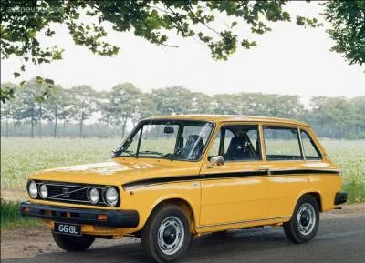En 1975, Volvo prsente un modle compact issu de l'acquisition la mme anne d'une autre marque automobile. Laquelle ?