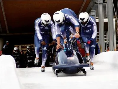 Comment s'appellent les pratiquants du bobsleigh ?