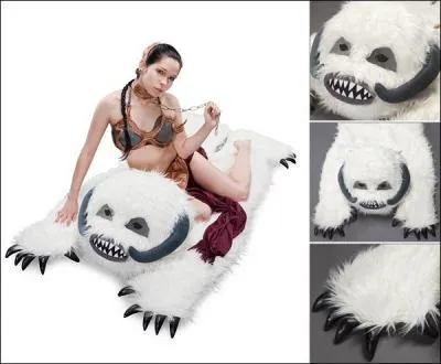 Mme sans le bikini Leia, vous pourrez vous vautrer sur une peau de bte chasse sur la plante Hoth. C'est quoi, c'te grosse bte ?