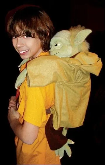 Eh oui, pour porter sur toi toute la sagesse des mondes lointains et anciens, il faut avoir ce sac  dos. Sur quelle plante, dans la saga, Luke porte-t-il ainsi Yoda ?
