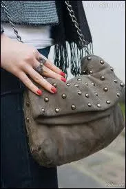 Et celui de  sac  est...