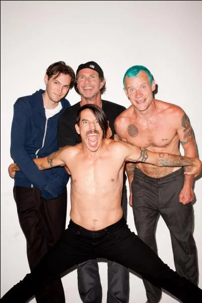 Quel groupe a sorti son dernier album en date,  I'm with You , le 29 ao�t 2011 ?