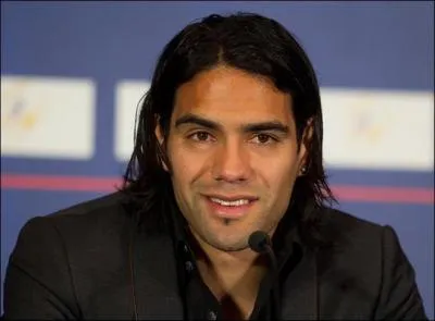 Qui est ce footballeur ?