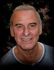 Et si tu lves les yeux, une toile file et tu fais un voeu ____________ :