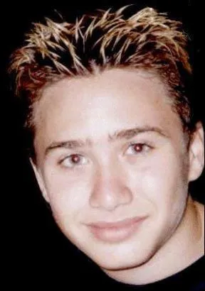 Comment se nomme leur frre ?