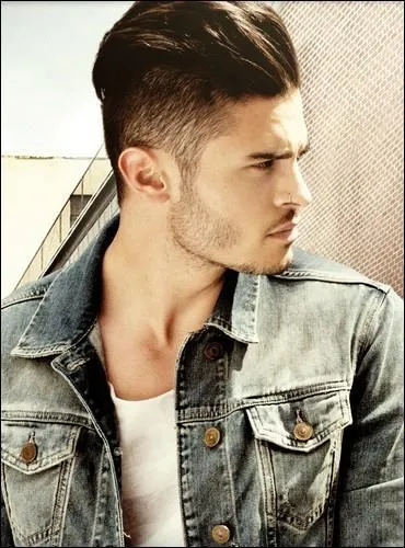 Quel titre de Jean-Jacques Goldman le mannequin Baptiste Giabiconi a-t-il repris sur la compilation  Gnration Goldman  en compagnie de Marie Mai ?