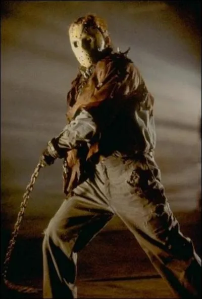 Je suis prsum mort noy dans le lac du 'Camp Crystal Lake' mais je suis surtout connu pour mon masque de hockey. Je suis...