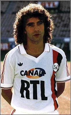 Comment s'appelle-t-il ?