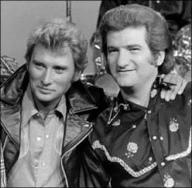 Qui a ralis sa premire prestation scnique  deux pas du clbre Golf Drouot, pour ses collgues d'une agence bancaire ?