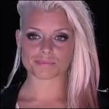 Vincent dcide d'afficher sa nouvelle relation devant Alexia. Qui vient en aide  Alexia pour se venger ?