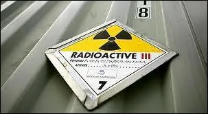 C'est Marie Curie qui prouva la radioactivit du radium. Qui avait auparavant dcouvert ce phnomne sur l'uranium ?
