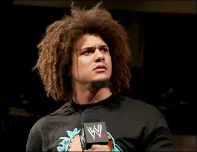 Comment s'appelle ce catcheur ?