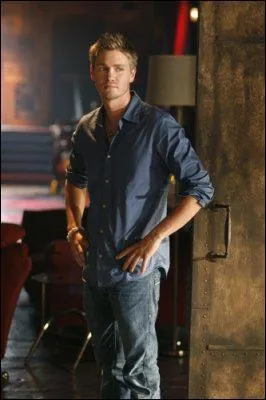 Qui est la meilleure amie de lucas depuis le dbut ?