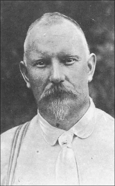 Quelle image, (8  14), s'associe  ce personnage ?