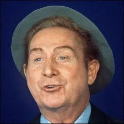 Quelle image, (8  14), s'associe  ce personnage ?