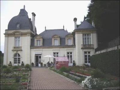 O est situe la ville de Jouy-en-Josas ?