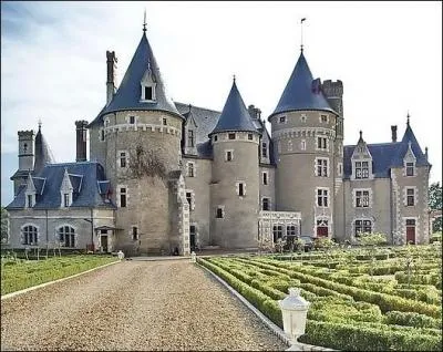 Le chteau mdival de Boismorand, du XVme sicle est  vendre avec son terrain de 32 hectares. Dans quelle rgion se situe-t-il ?