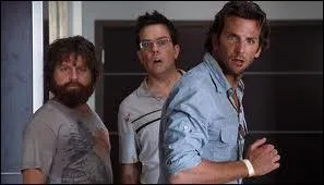 De la bande d'amis de  Very Bad Trip  qui part  Las Vegas pour un enterrement de vie de garon, lequel manque  l'appel au rveil ?