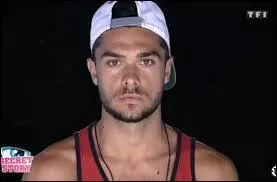 Dans quelle chambre fait-il partie dans la maison des secrets ?