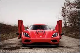 Avec 1 099 chevaux sous le capot et une vitesse de plus de 390 km/h ! C'est la ...