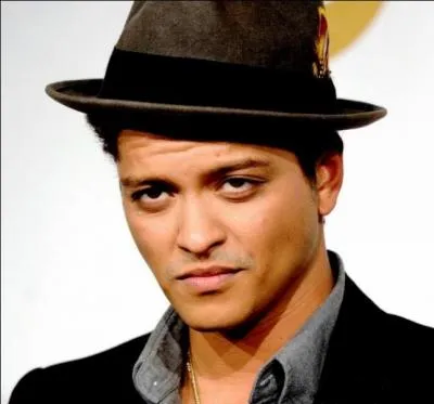 Et lui, qui est-ce ?