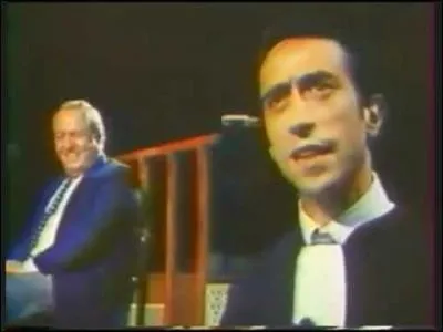 Un monument de Luis Rego, tir du  Tribunal des flagrants dlires , que vous allez reconnatre sans hsitation, grce  la photo !